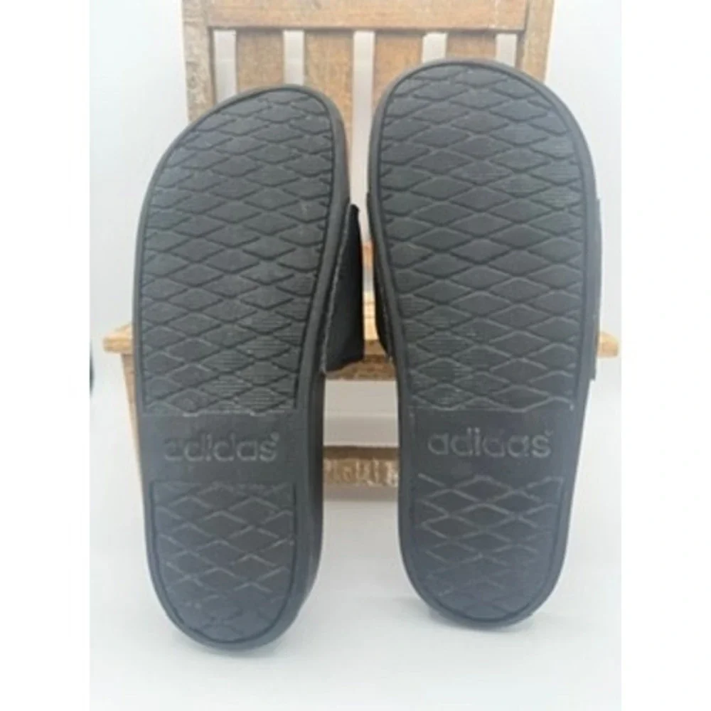 Adidas Adilette Comfort Slides Mens 8 Black Gold Excellent Athletic Sandals